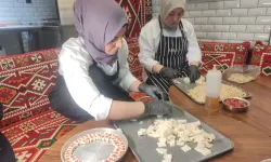 Kayseri’de asırlık lezzet tepsi mantısı iftar sofralarını süslüyor