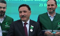 Vali Gökmen Çiçek’e Yeşilay’dan üstün hizmet madalyası