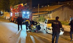 Kayseri’de orta refüjdeki ağaca çarpan otomobil yola savruldu!