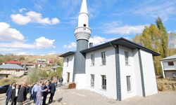 Depremde yerle bir olmuştu! Kayseri’de Yedioluk Camisi yeniden ibadete açıldı