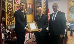 Kayseri’den Ankara’ya özel ziyaret! Bahçeli’ye hangi binanın tapusu takdim edildi?