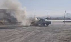 Kayseri’de yolda giden otomobil alev aldı! Sürücü son anda kendini dışarı attı