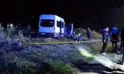 Develi’de feci kaza! İşçi servisleri kepçeye çarptı