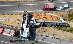 Manisa’daki feci kazada 11 kişi hayatını kaybetti! İki sürücü gözaltında