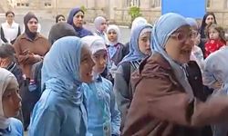 Azerbaycan’da başörtülü kız öğrenciler okula alınmadı! Tartışma büyüyor