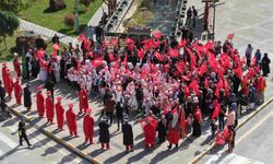 Mehteran eşliğinde yürüdüler! Yahyalı’da 161 minik öğrenci için özel tören