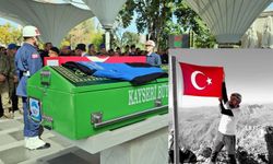 Erciyes’te hayatını kaybeden dağcıya son veda! Tabutuna arama kurtarma ceketi konuldu