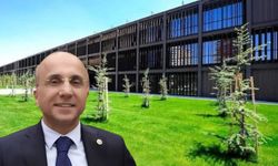 Aşkın Genç “Sümerbank’tan AGÜ’ye” sergisini ziyaret etti