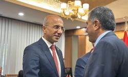 Aşkın Genç’ten Kayseri’de 29 Ekim mesajı! Atatürk ve kahramanları andı