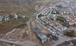 Kayseri’de yeni kavşak hızla yükseliyor! Büyükkılıç’tan erken bitiş müjdesi