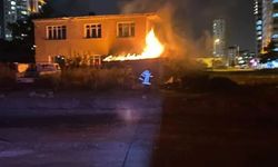 Kayseri’de iki metruk bina alevlere teslim oldu!