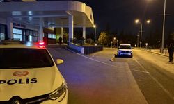 Kayseri’de bıçaklı kavga! Otomobili de zarar gördü