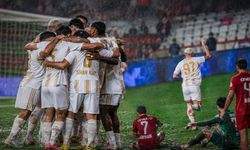 Kayserispor’dan Antalya’da gol şov! İlk yarıyı 3-0 önde kapattı