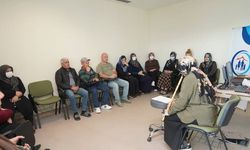 Kayseri Şehir Hastanesi’nde hasta yakınlarına ney dinletisi