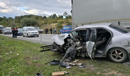 Samsun’da otomobil ile hafif ticari araç çarpıştı: 1’i ağır 2 yaralı