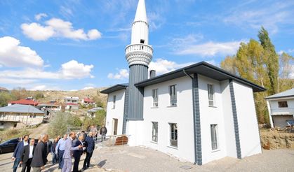 Depremde yerle bir olmuştu! Kayseri’de Yedioluk Camisi yeniden ibadete açıldı