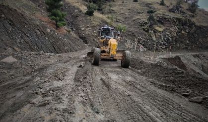 Kayseri’de yağış yolu vurdu! Yahyalı-Kapuzbaşı güzergâhı yeniden açıldı