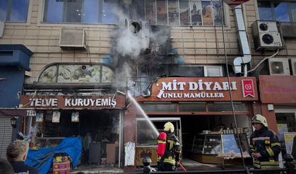 Kayseri’de işyerinde yangın! Alevler yandaki dükkâna da sıçradı