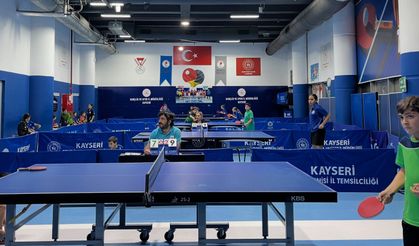 Kayseri’de masa tenisi heyecanı! 35 sporcu mücadele ediyor