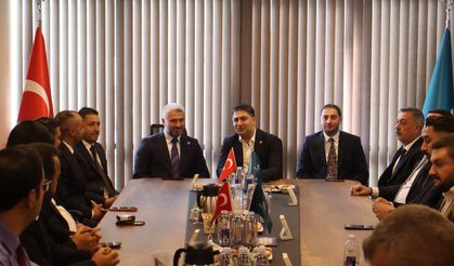 MHP’li İsmail Özdemir’den Ahiler İş İnsanları Derneği’ne ziyaret
