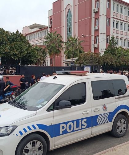 Adana’da ortaokulda dehşet: Dedikodu tartışması bıçaklı saldırıya dönüştü