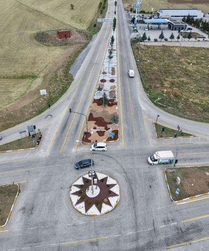 Develi’de Tekir Yolu Kavşağı’nda çalışmalar sürüyor