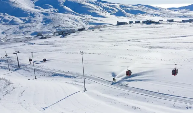 Erciyes sezonu erken açtı, işletmeciler sevindi