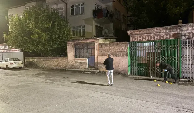 Pompalı tüfekle evi kurşunladılar!