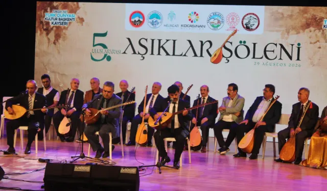 Kayseri’de Türk Dünyası’nın sesi yükseldi! Âşıklar aynı sahnede buluştu