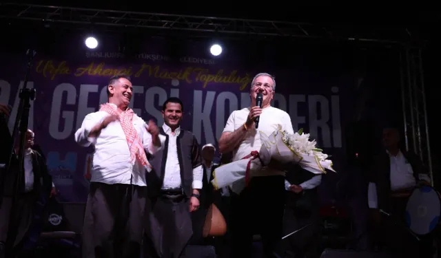 Hacılar’da türkü dolu gece! Sıra gecesinde vatandaşlar bir araya geldi