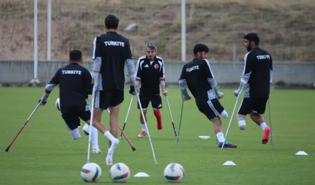  Erciyes’te Ampute Milli Takımı mesaisi