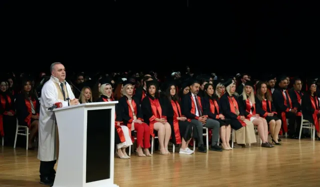 ERÜ’de lisansüstü mezuniyet sevinci yaşandı