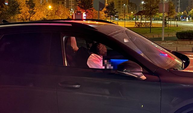 Kayseri’de kırmızı ışıkta uyuyakaldılar, sürücü 1,84 promil çıktı