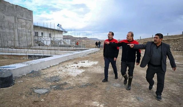 Akkışla’da modern hayvancılık yatırımı yerinde incelendi