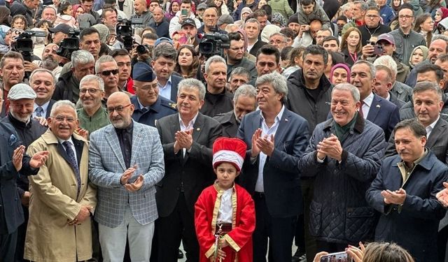 Özsoy’dan Kayseri Bilim Festivali’nde gençlere mesaj: “Durmadan çalışacağız”