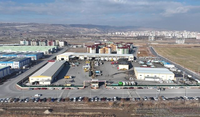 Kocasinan Belediyesi’nin kendi sanayisi var! Araçlardan kamelyalara her şey atölyede
