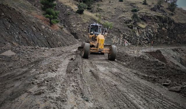Kayseri’de yağış yolu vurdu! Yahyalı-Kapuzbaşı güzergâhı yeniden açıldı