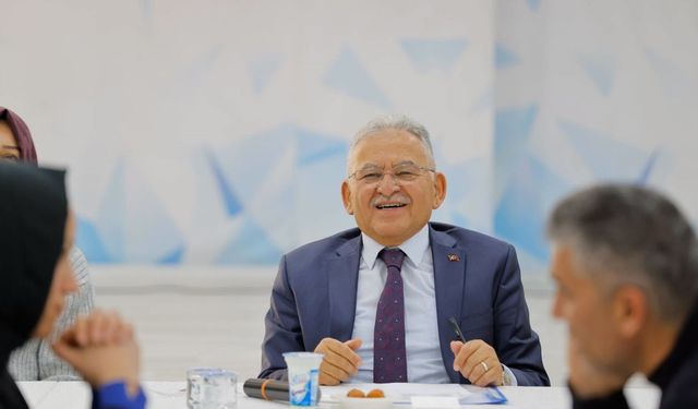 Büyükkılıç’tan Talas ve Hacılar Mesaisi! Muhtarlara 2027 Mesajı