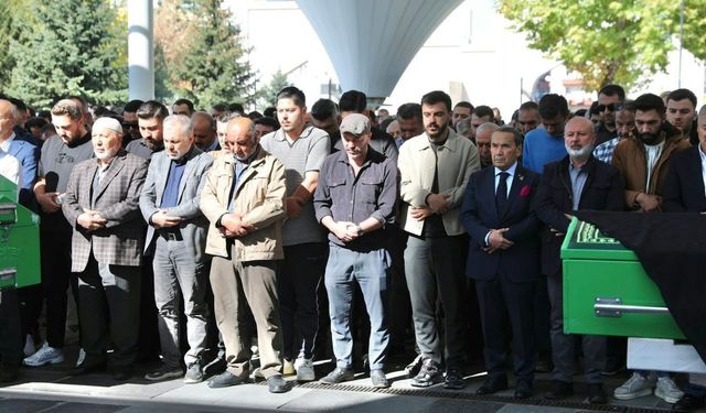 Kayseri’de Gazeteci Sami Dayangaç’ın oğlu Umut Dayangaç son yolculuğuna uğurlandı