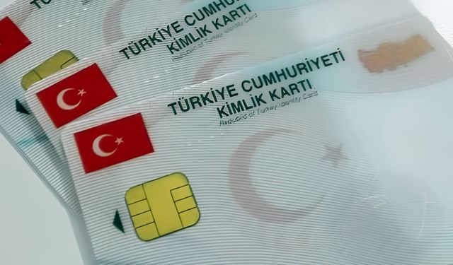 Çipli kimlik kartlarının süresi 2027'de dolmaya başlıyor: Yenileme nasıl yapılır, ücreti ne kadar?