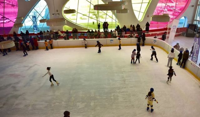 Kayseri’de 29 Ekim’de hangi spor tesisleri açık? Buz pateni pisti ve tenis kortları hizmet verecek