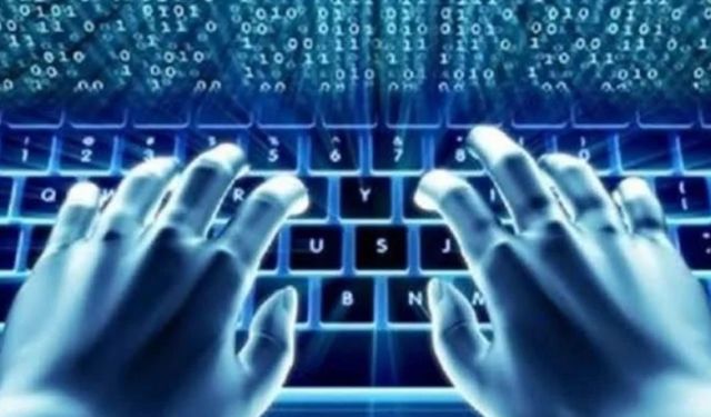 İnternet sitelerinin üçte biri aynı sistemi kullanıyor! Hakan Topuzoğlu’ndan siber saldırı uyarısı