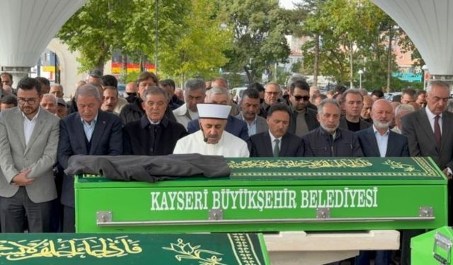Abdullah Gül’ün amcası Kayseri’de son yolculuğuna uğurlandı