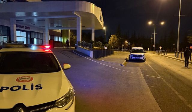 Kayseri’de bıçaklı kavga! Otomobili de zarar gördü