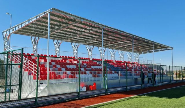 Kayseri’nin o ilçesinde stadyum yenilendi! 500 kişilik tribün tamamlandı