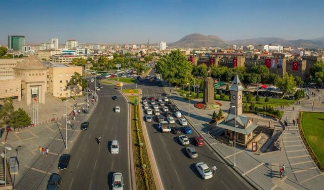 Kayseri’de Cumhuriyet Meydanı bugün trafiğe kapalı!