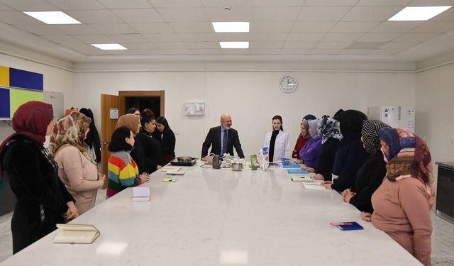 Kocasinan Akademi kadınlara terapi gibi geliyor! Aile bütçelerine katkı sağlıyorlar