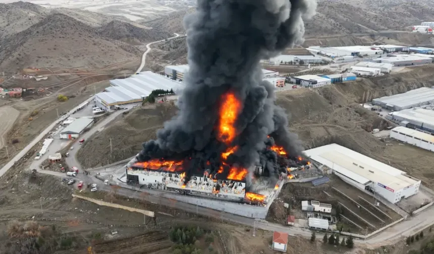 Kırıkkale'de kimya fabrikasında yangın çıktı