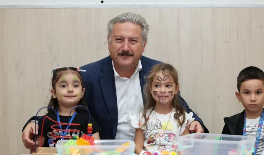 Palancıoğlu öğrencilerin okul heyecanına ortak oldu