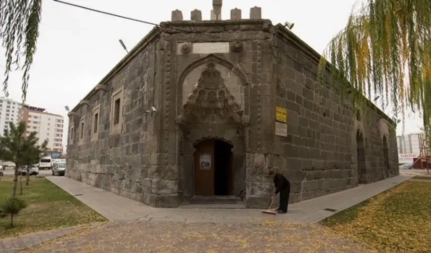 Kayseri’de 900 yıllık tarihi yapı! Yüzyıllara meydan okuyan Gülük Camii